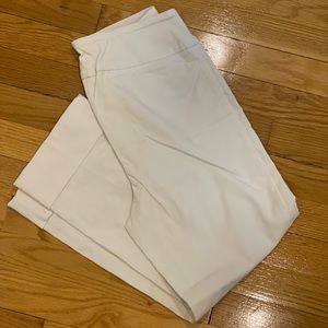 Lisette white stretch capris size 6
